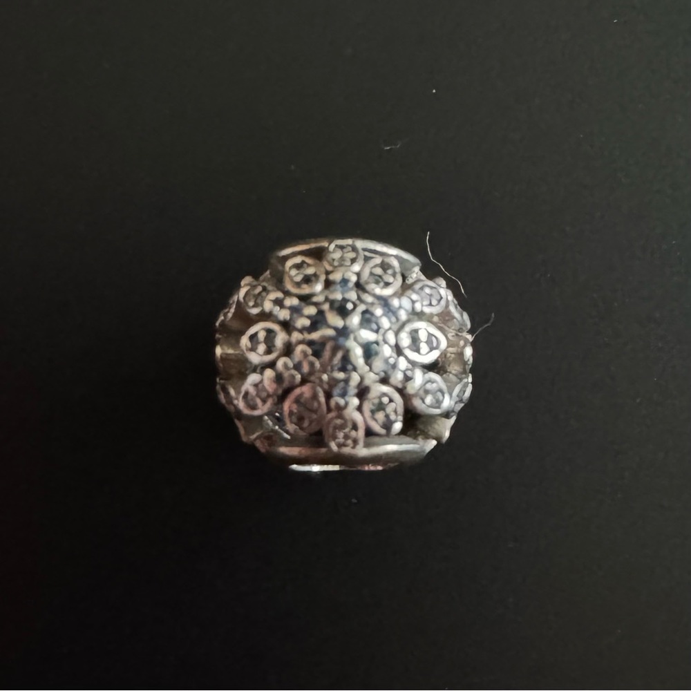 100% Authentic Pandora Snowflake Charm - Picture 2 of 4